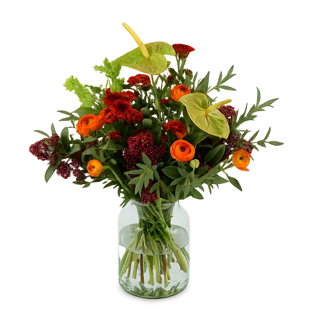 Mellem Hamlet buket med grøn anthurium, orange ranunkler, røde skimmia og mørkerøde blomster