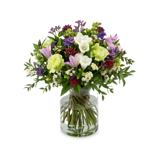 Skyernes Elegance Original buket med hvide fresia, lilla clematis, grønne nelliker og voksblomst