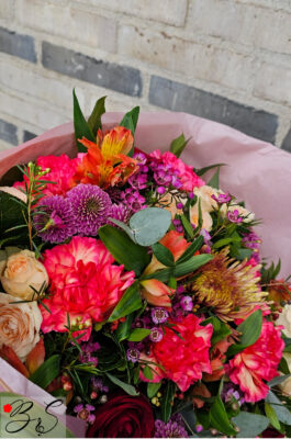 Smukke blomster til begravelse i Birkerød – personlige buketter og kranse leveret med respekt og omhu