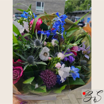 Håndbundne, friske blomsterbuketter leveret i 2900 Hellerup af lokale florister