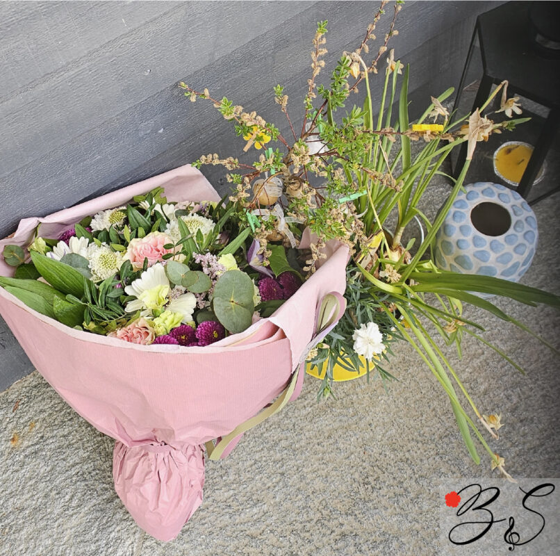 Blomster gave i København S (2300) – elegant håndbundet buket fra BlomsterSymfoni med levering.