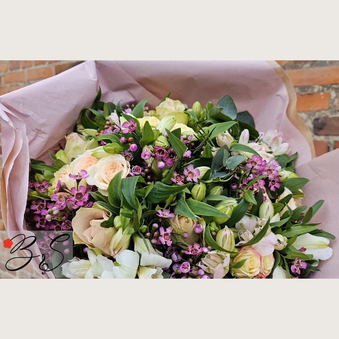 Bestil blomster København N – stilren, gaveklar buket fra BlomsterSymfoni leveret på Nørrebro.