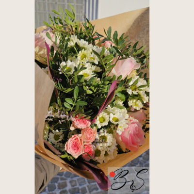 Prisvenlig og smuk buket fra BlomsterSymfoni i Vanløse