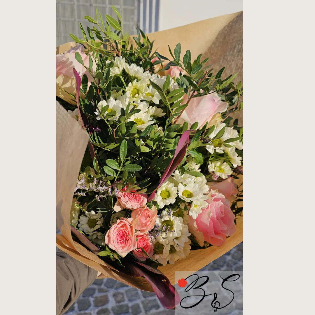 Prisvenlig og smuk buket fra BlomsterSymfoni i Vanløse