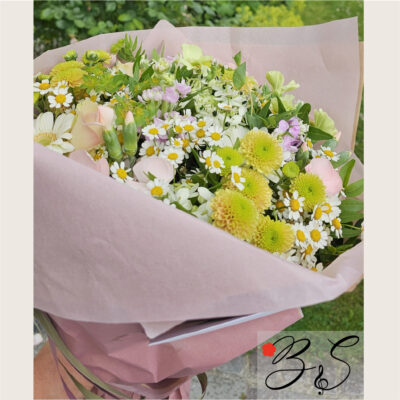 Elegant blomster gave i København K fra BlomsterSymfoni