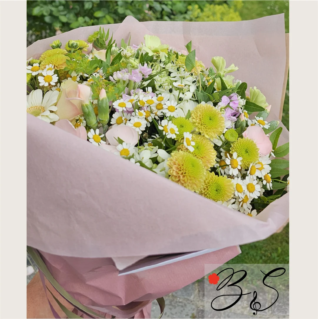 Elegant blomster gave i København K fra BlomsterSymfoni