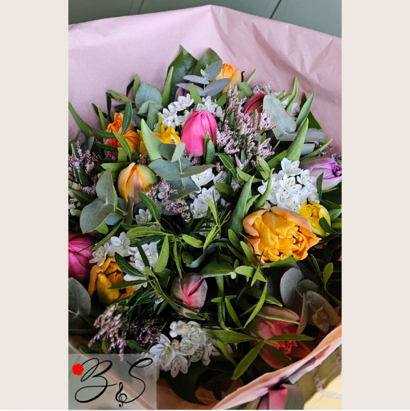 Mors dag buketter 2026 med elegante blomster til mor fra BlomsterSymfoni