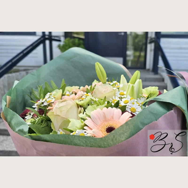 Blomsterforretning Brøndby Strand med elegant buket fra BlomsterSymfoni