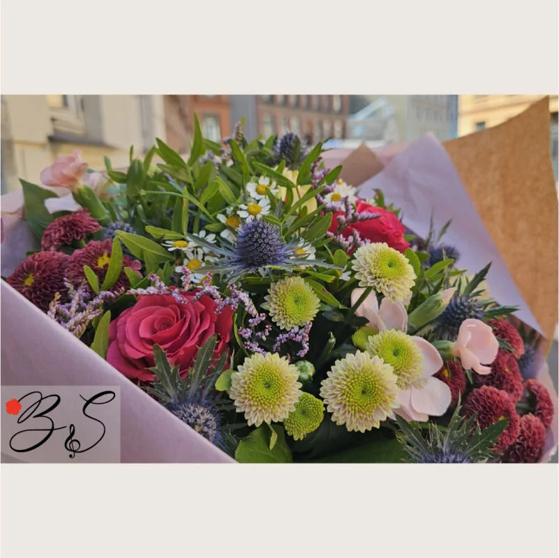 Smukke blomster Nærum med elegant buket fra BlomsterSymfoni